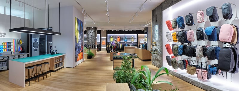 アークテリクス 池袋東武ブランドストアの店内