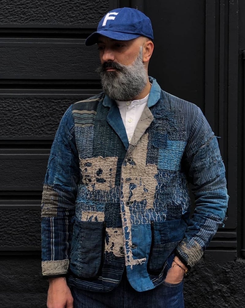 テキスタイルアーティストのリファットによる刺し子ジャケット