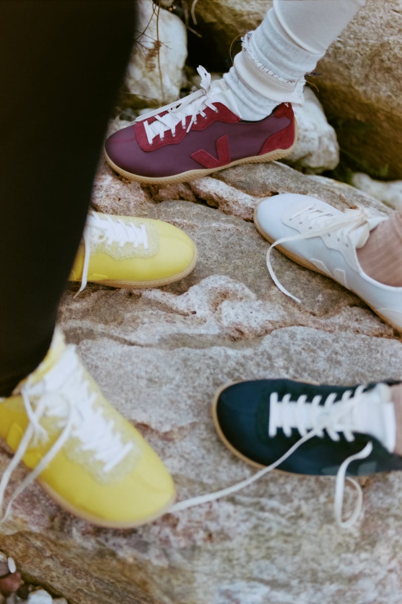 ヴェジャとベースレンジが初コラボスニーカーを発売