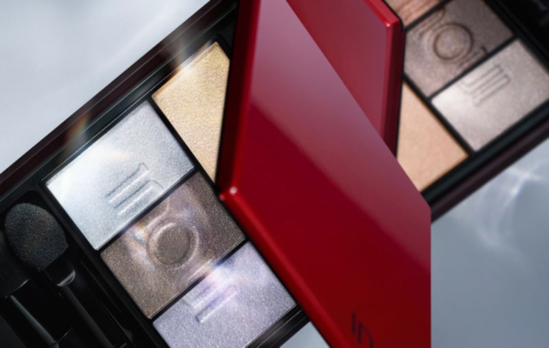 インウイアイズ限定色