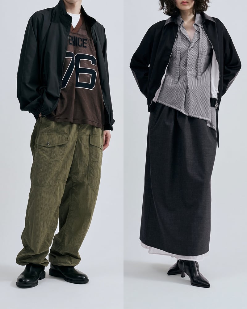 重たくなりがちな“黒”はショート丈で軽快に、今買うべきブラック
