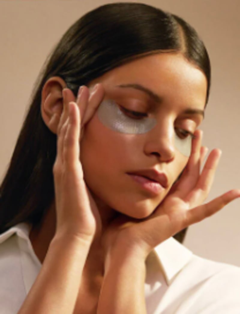 ロクシタン新作アイパッチビジュアル画像