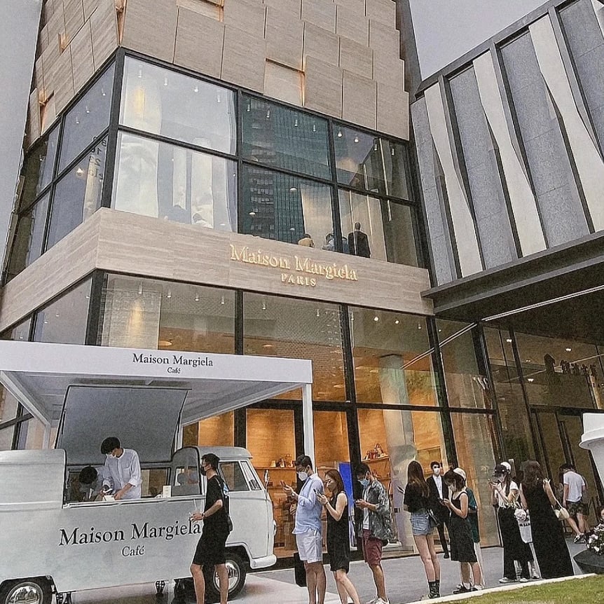 上海のマルジェラ旗艦店の外観