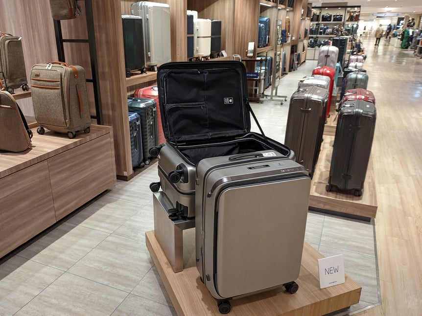スーツケース売り場