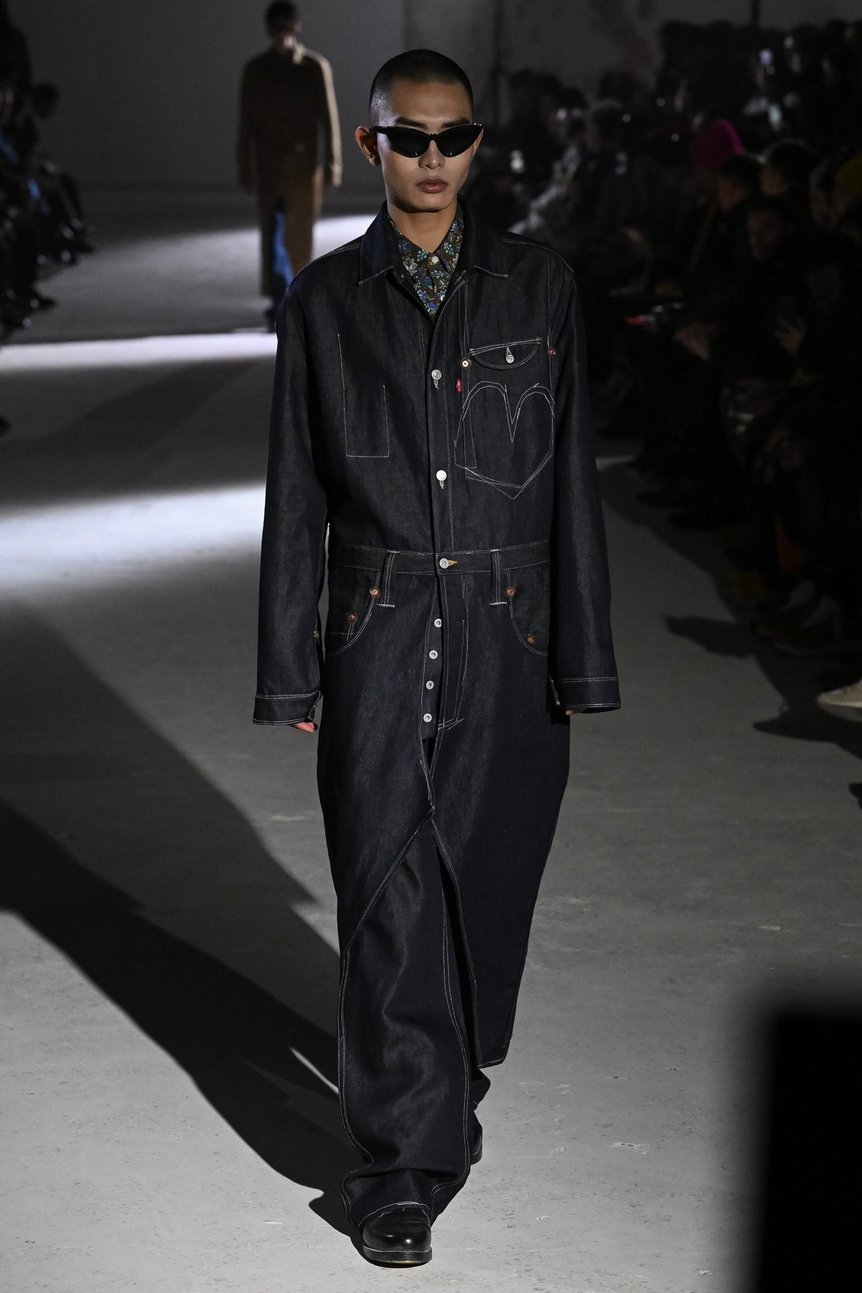 「ジュンヤ ワタナベ マン（JUNYA WATANABE MAN）」がパリファッションウィークで発表した2024年秋冬コレクション