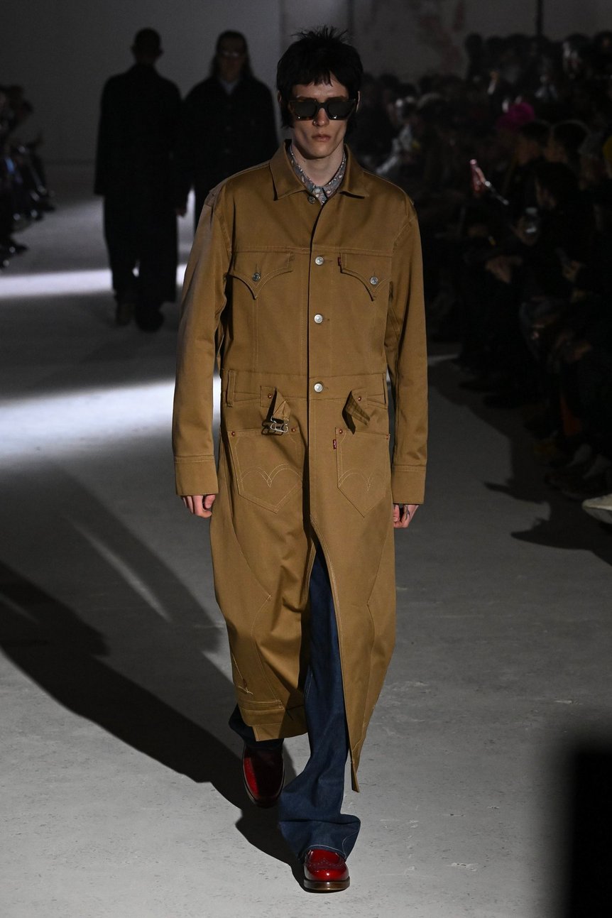 「ジュンヤ ワタナベ マン（JUNYA WATANABE MAN）」がパリファッションウィークで発表した2024年秋冬コレクション