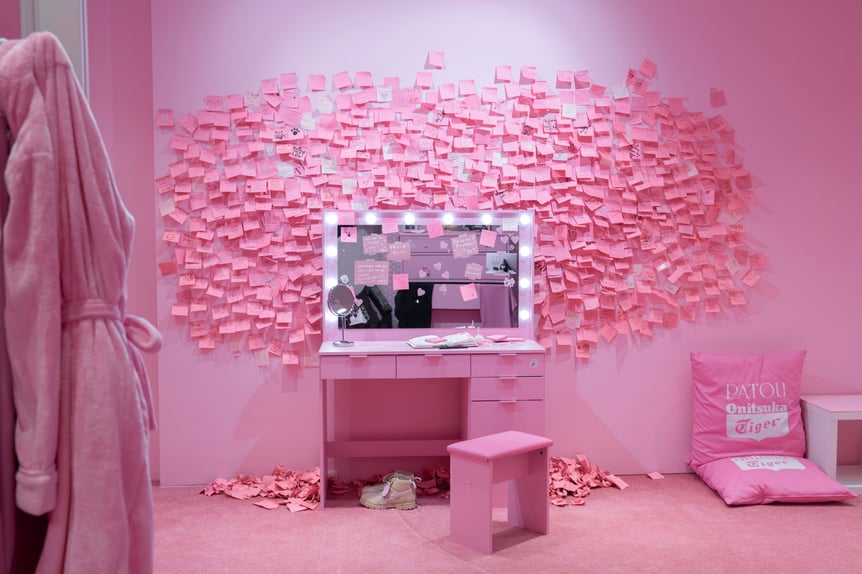 「オニツカタイガー(Onitsuka Tiger)」「パトゥ(PATOU)」のコラボレーションポップアップ。場所はロンドン店。