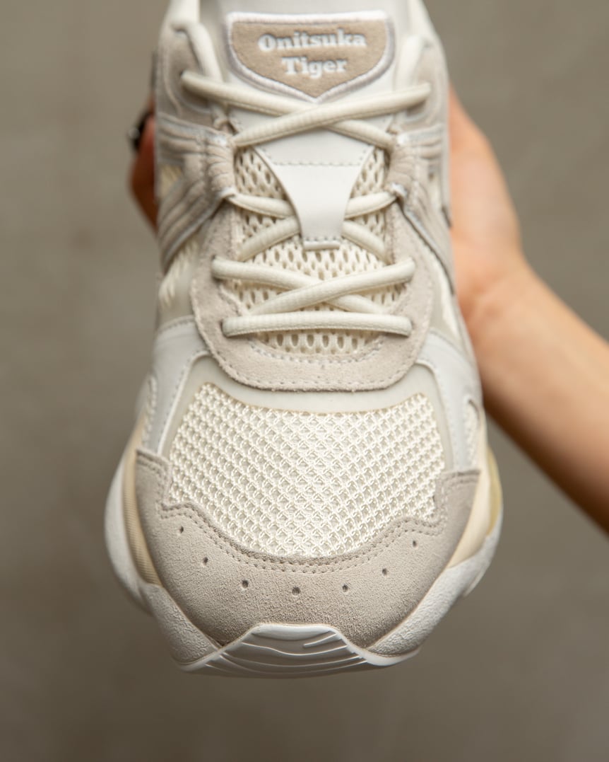 ホワイトのスニーカー