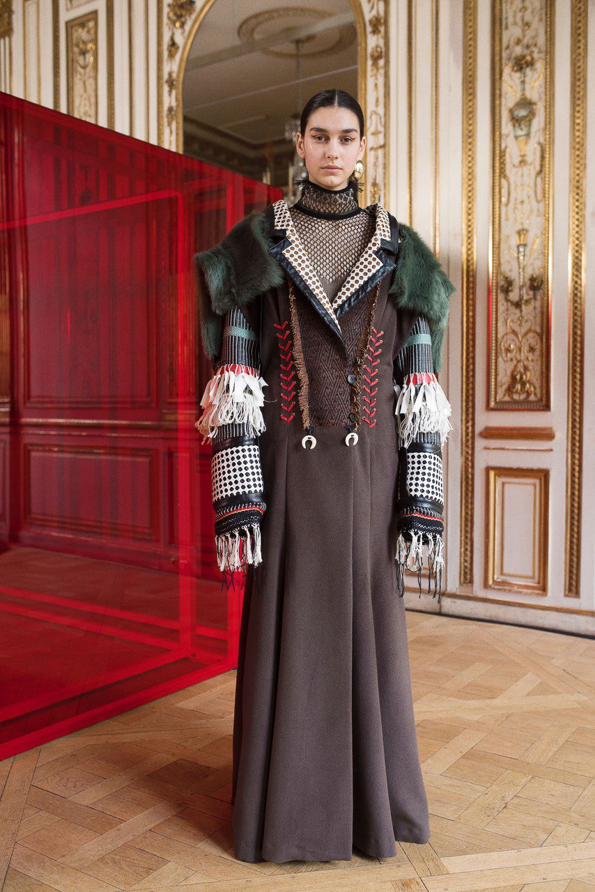 Mame Kurogouchiの2018年秋冬コレクションのルック