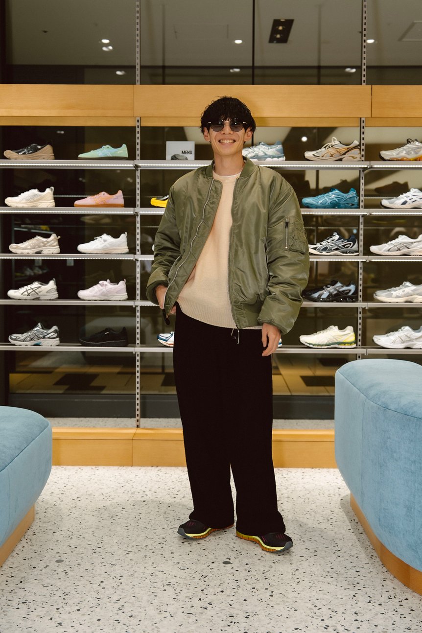 アシックス店内でのファッションスナップ