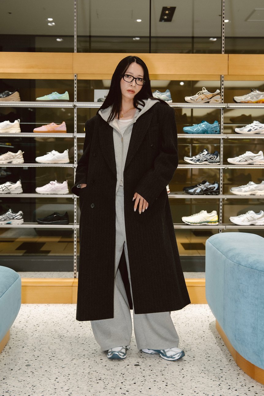 アシックス店内でのファッションスナップ