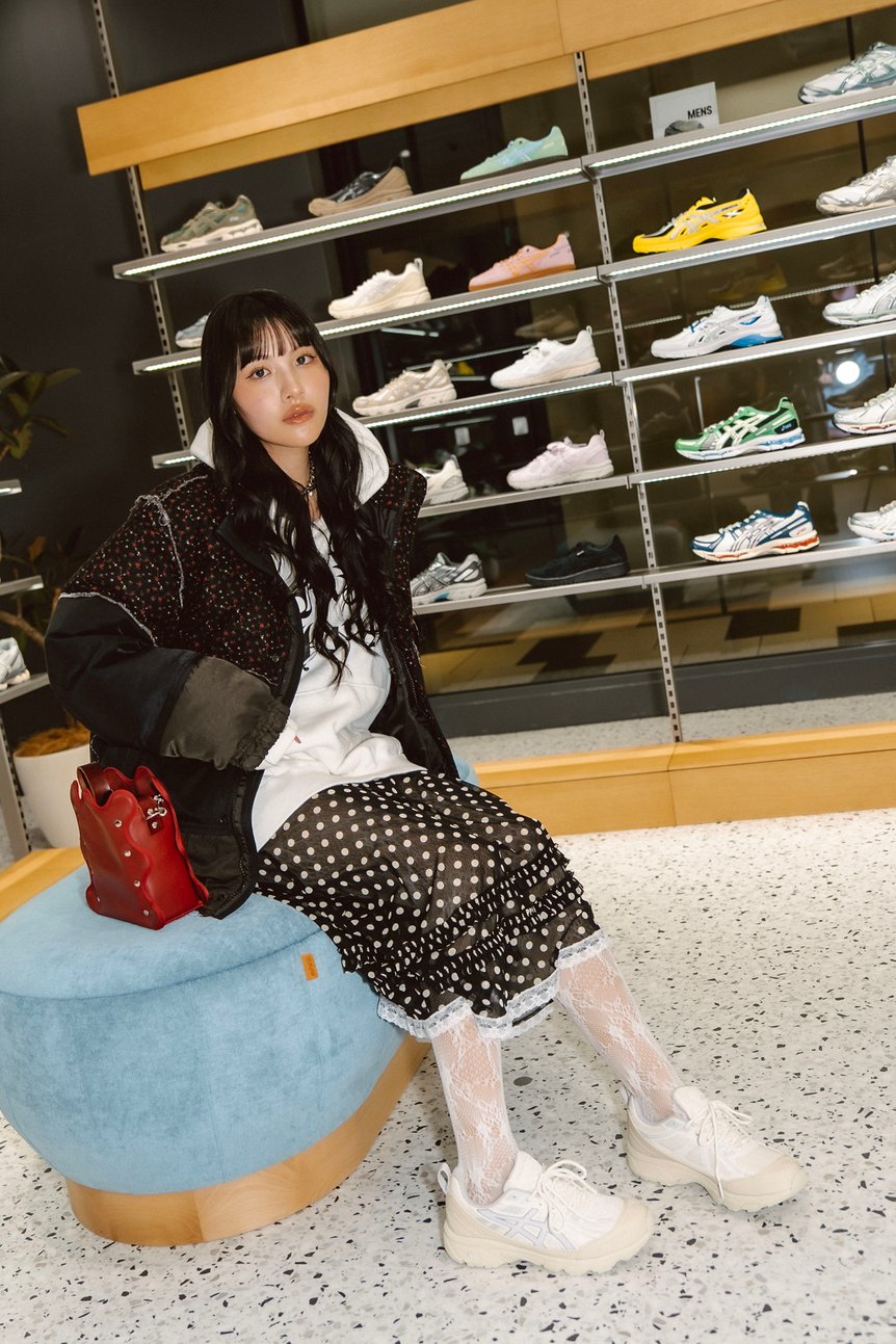 アシックス店内でのファッションスナップ