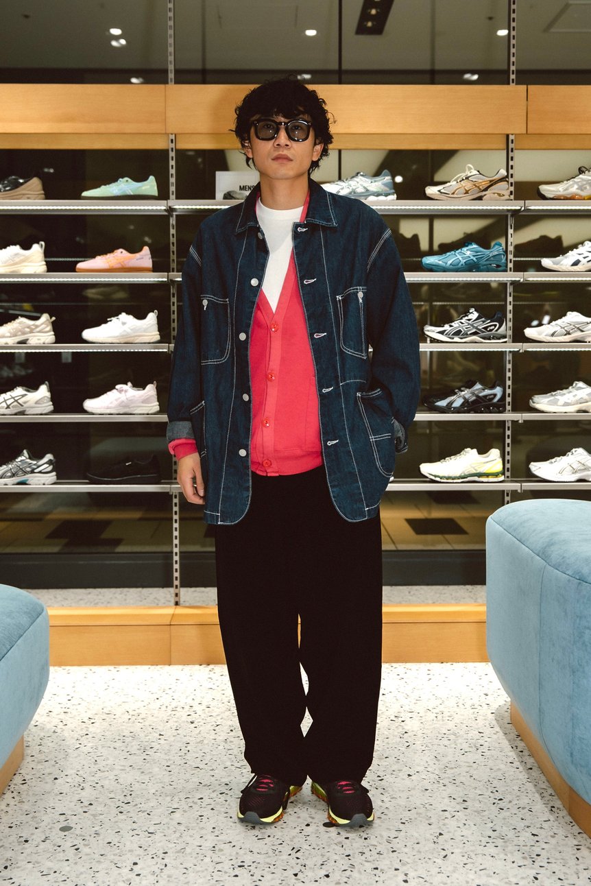 アシックス店内でのファッションスナップ