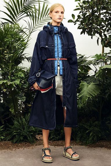 犬用ダウンが揃う「モンクレール ジーニアス」新作、ジレやレイン