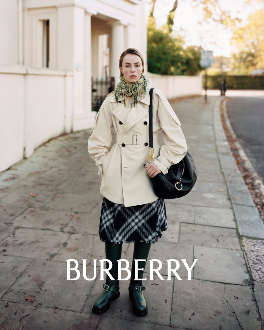 バーバリー Burberry く ダウンベスト トレンチコート同カラー同素材