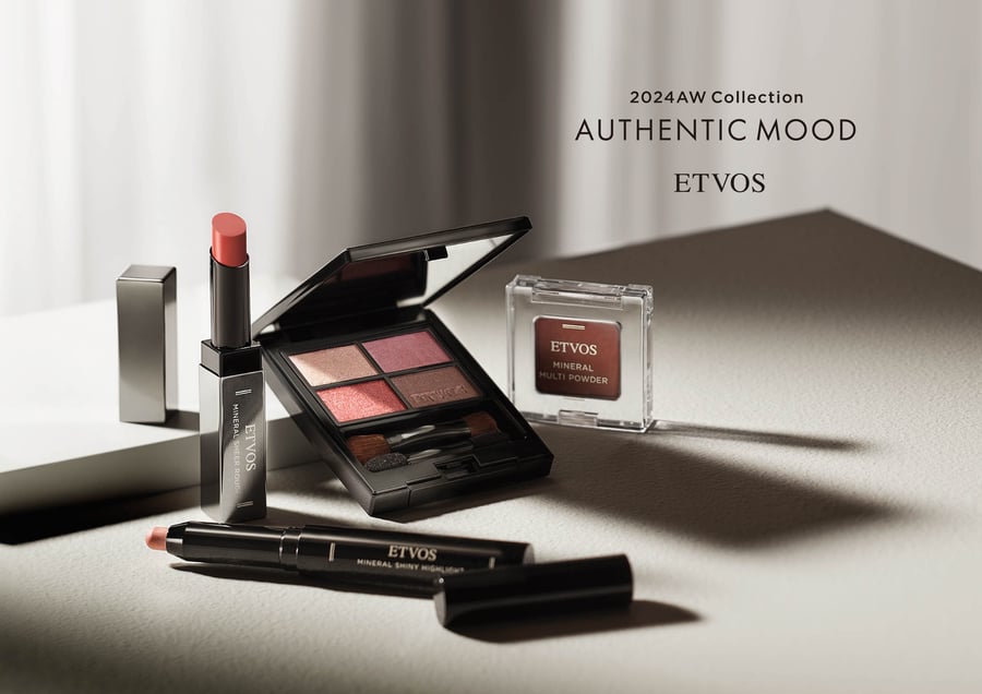 クラランスの「フィックス メイクアップ」が刷新 2種のローズと