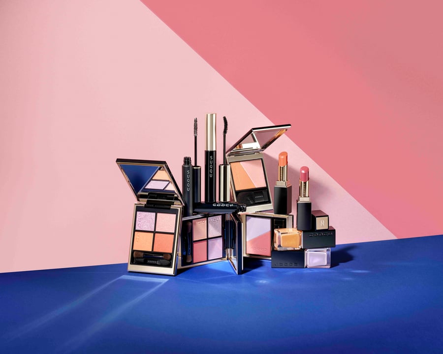 バイレードの新作メイクが登場 スウェーデンの色彩と物質性から