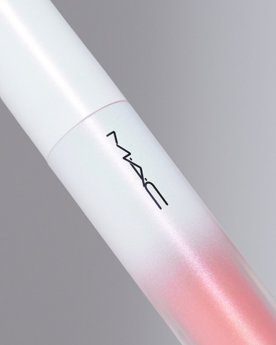 セリーヌ」初のコスメティックラインが今秋誕生 香り付きのリップを発売