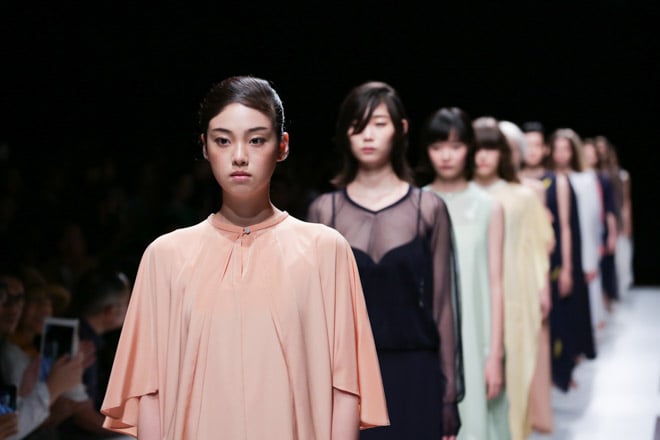 ミランダ・カー、VOGUE JAPAN表紙で日本文化を表現