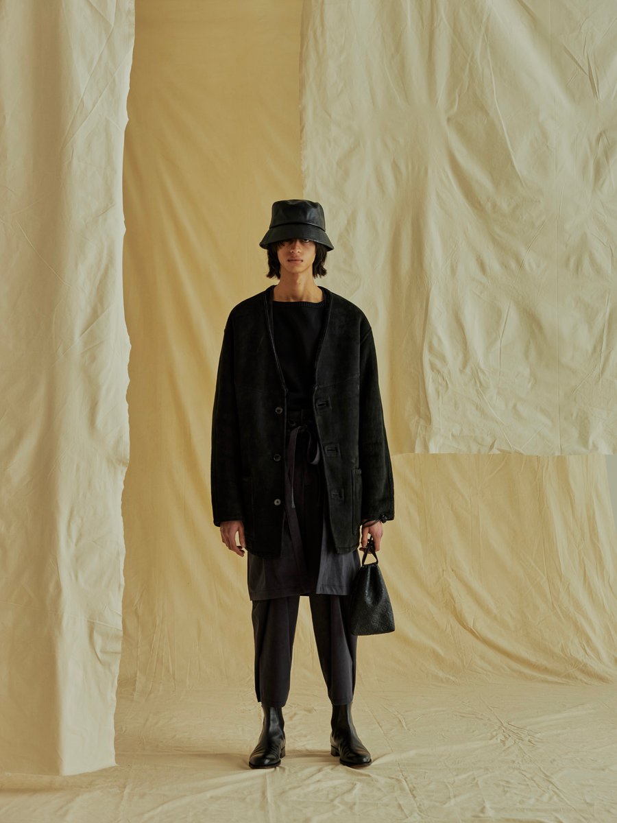 サカイ阿部千登勢、坂本龍一ら4人のクリエーターによる限定スツールを