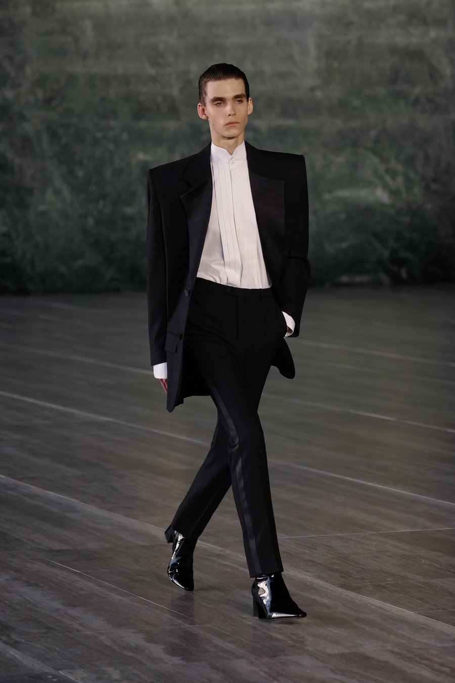 SAINT LAURENT 2014~15秋冬 | パリ | 画像52枚 - FASHIONSNAP