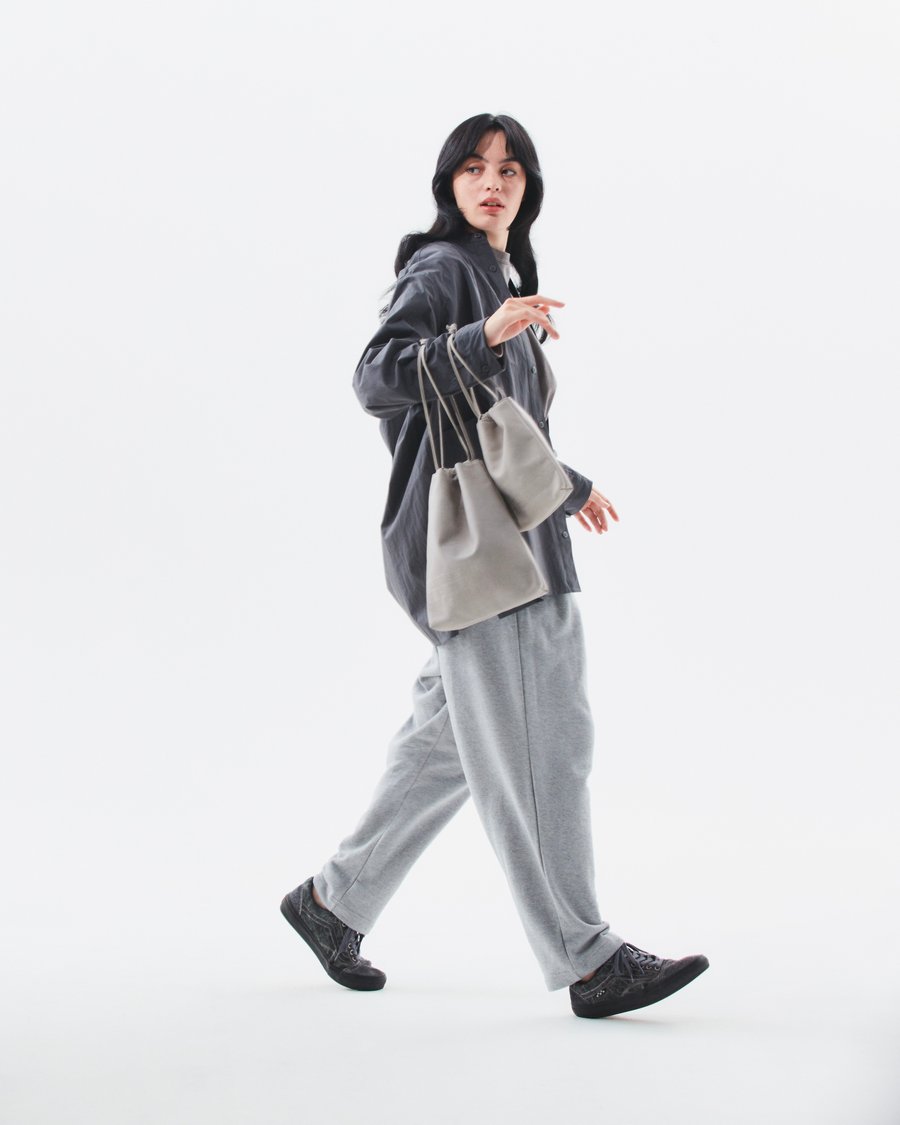 バレンシアガ 青山限定のTシャツやフーディー登場、アーカイヴ