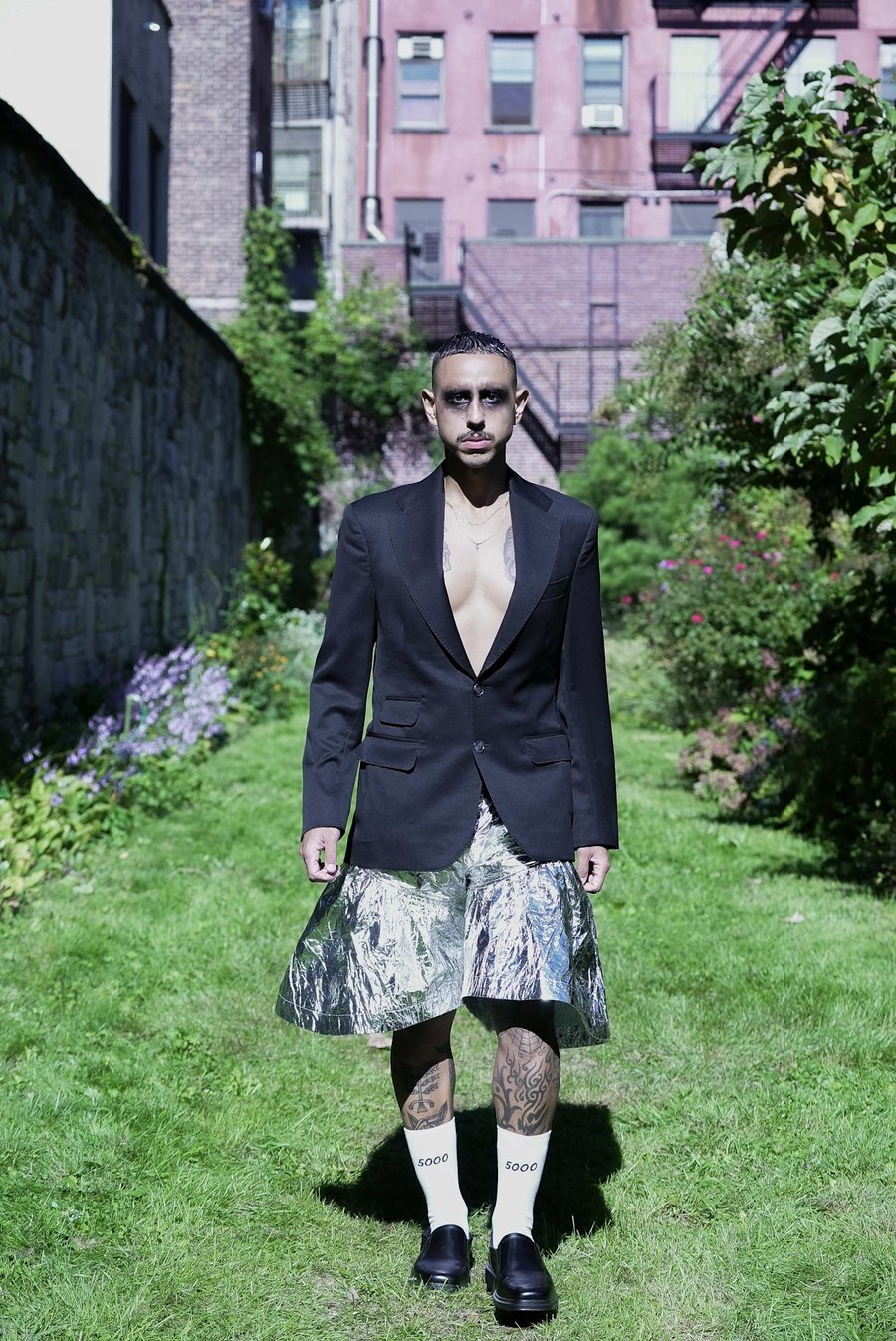 VIKTOR＆ROLF 独創性溢れるトレンチコートコレクション発表