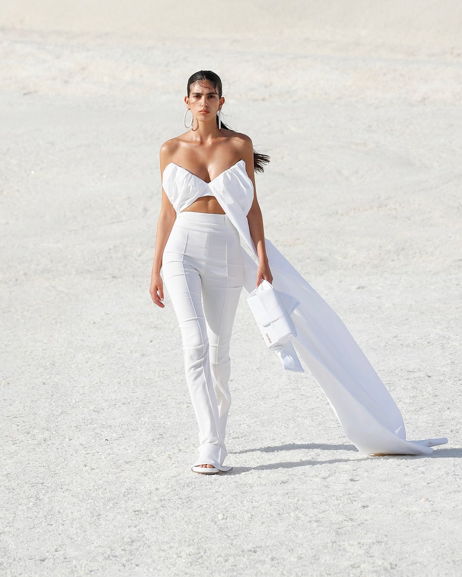 ディオールのバックステージが写し出された写真集「Backstage Dior」発売