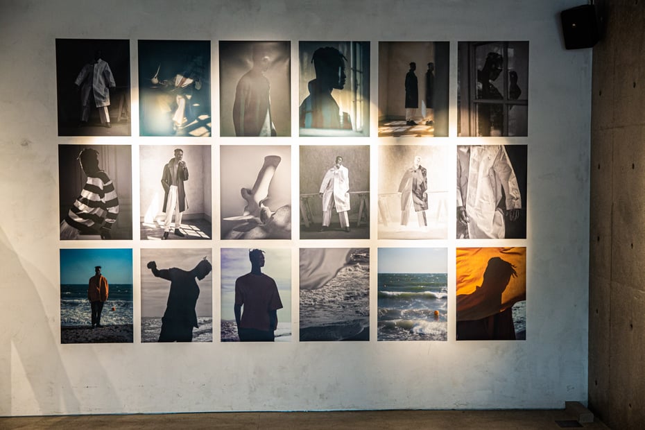 展示会で公開された2023年春夏コレクションのヴィジュアル Image by FASHIONSNAP