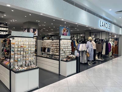 日常で必要な物が一度の買い物で揃うような大型店舗の開発に注力している
