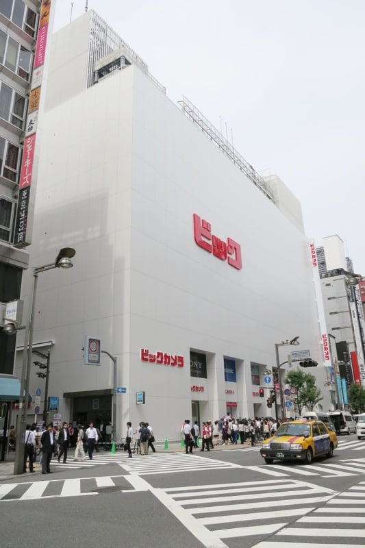 ビックカメラ新宿東口新店（1〜3階にユニクロが出店予定） Image by FASHIONSNAP