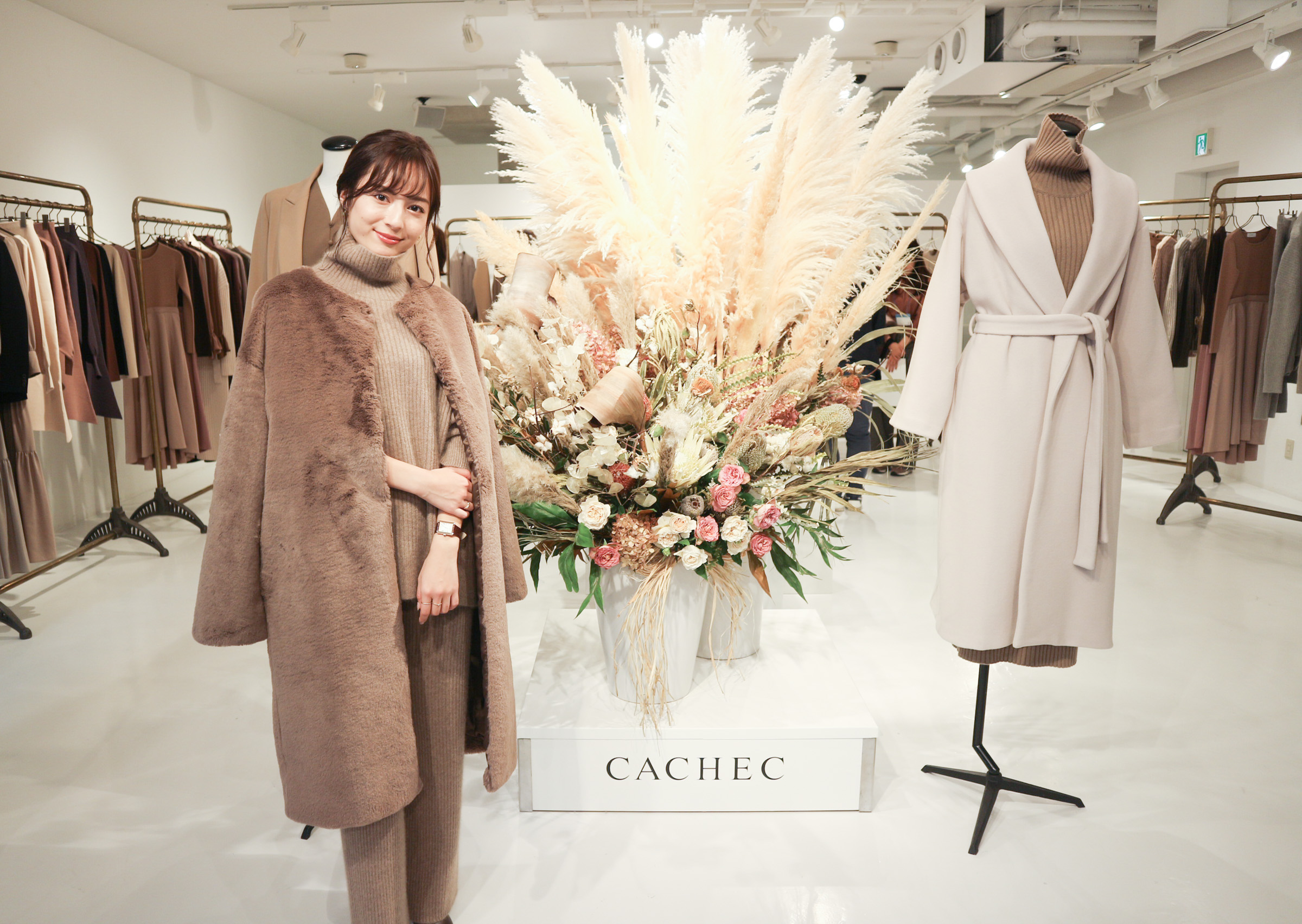 デビュー初月売上3500万円、インフルエンサー中村麻美が手掛けるECブランド「カシェック」が好調