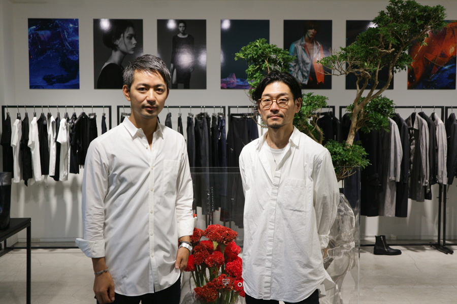 残しながらも破壊する」2人の日本人デザイナーによる新生コスチューム ナショナルが始動