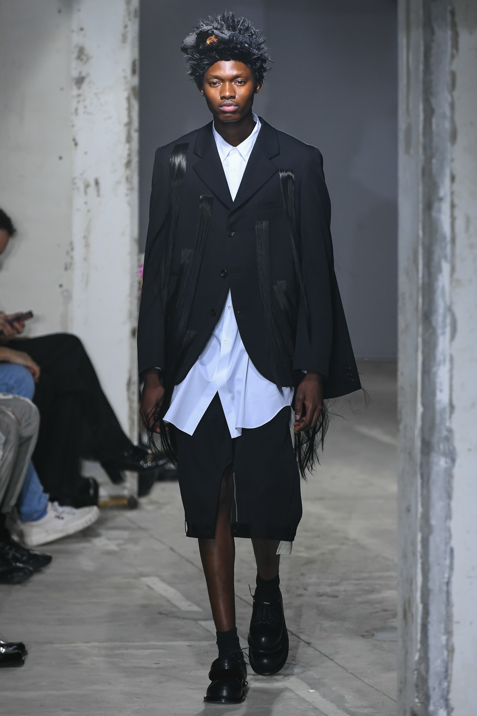 COMME des GARÇONS HOMME PLUS 2024年春夏コレクション | パリ | 画像94枚 - FASHIONSNAP