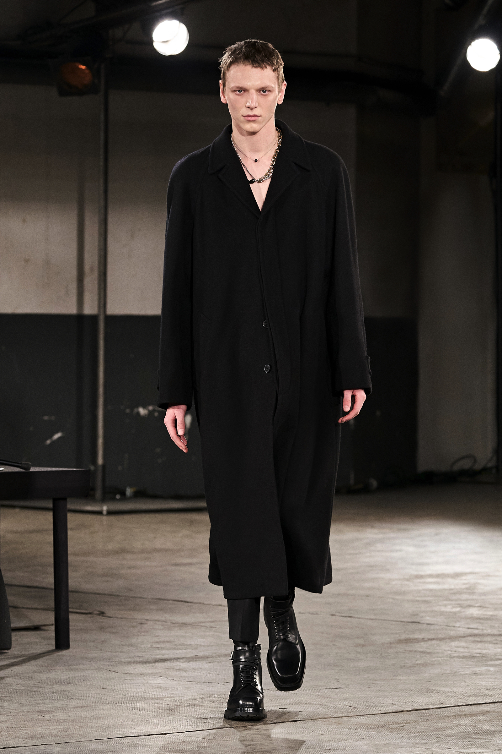 DRIES VAN NOTEN -Men's- 2023年秋冬コレクション | パリ | 画像60枚 - FASHIONSNAP