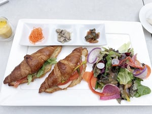 �ʤ��N���ʥ�����å��󥵥�ɡ����ε���BLUE BRICK LOUNGE�����������Υꥢ�������