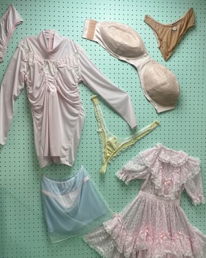 店名は自虐を込め「片足はすでに墓の中」　ジェニーファックス旗艦店が中野ブロードウェイにオープン