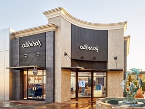 価値はピーク時の1％未満　D2Cブランドの寵児 オールバーズが「死んだオウム」に転落した理由