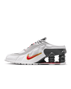 ナイキとマーティン・ローズが再びコラボ　光沢感のあるホワイトカラーが特徴のショックス MR4を発売
