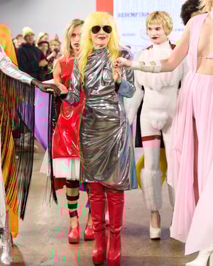 スコットランド出身のファッションデザイナー パム・ホッグが死去、家族がインスタグラムで報告