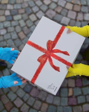 カシミヤニットブランド「カシャーダ」がバレンタインイベント開催、特別カラーを数量限定で販売