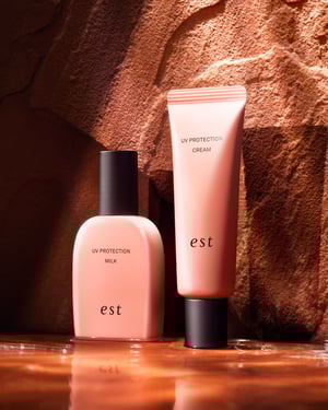 「エスト」の“砂漠スキンケア”からUVミルク・クリームが登場　紫外線の抜け道を徹底防御