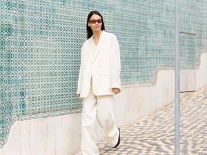 「ユニクロ：シー」がプレミアムリネンを100％採用した初のコレクションを発売