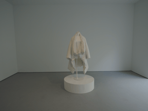 マルジェラ展の仕掛け人 ギャラリスト原田崇人の自宅ツアー