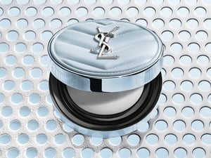 「YSL」からクッションタイプのフェイスパウダー登場　ひんやりとする新感覚