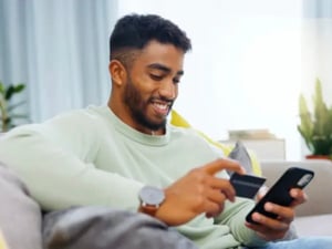 AI経由のトラフィックが全業界で急増　最大の伸びは小売業界