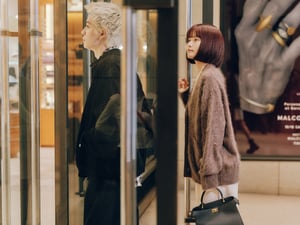 【デート日記】　横田ひかるとローズがバーニーズ ニューヨーク銀座本店でショッピング