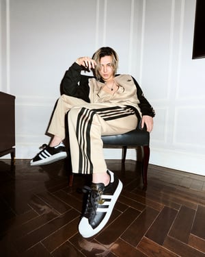 アディダス オリジナルスが「スーパースター」の新ヴィジュアルを公開　藤井風やBLACK PINKジェニーらを起用