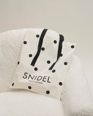 ���ʥ��ǥ뤬�s19��֤��·������ɽ�˥��`�ץ��޶��Υ٥�ƥ����丶