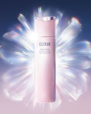 エリクシールの“光ブースト化粧水・乳液”が進化　トラネキサム酸と4MSKを配合